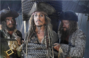 《加勒比海盗5》曝最新片场照 杰克船长聚集海盗开大会