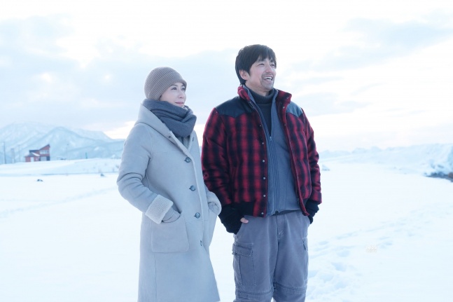 《在乎你》北海道杀青 俞飞鸿严寒玩“冰桶挑战”