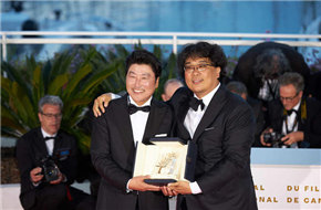 奉俊昊：金棕榈是戛纳给韩国电影的礼物 《寄生虫》评审全票选出